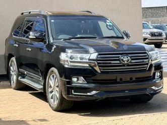 toyota land cruiser v8 - 2020