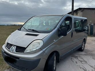 renault trafic 2.5 dci 150 9 places en l'etat