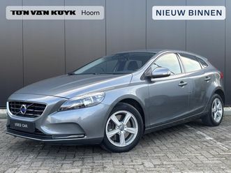 volvo v40 - 1.5 t2 kinetic automaat business pack navigatie/telefoon/park assist