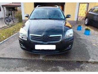toyota avensis combi executive 2,2-l-d-cat executive