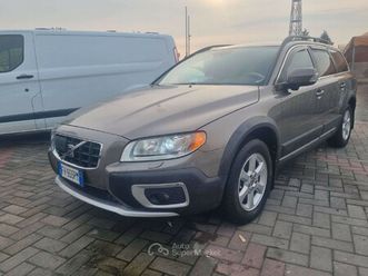 xc70 2.4 d5 kinetic awd 185cv