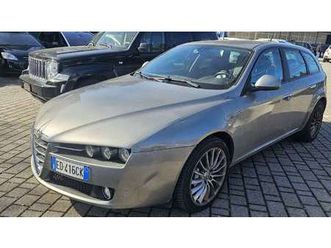 sw 2.4 jtdm distinctive 200cv q-tronic