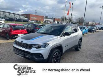 trailhawk plug-in hybrid 4wd
