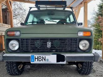 lada niva *4x4*