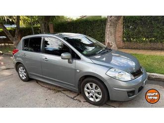 nissan tiida 1.8 tekna 2010