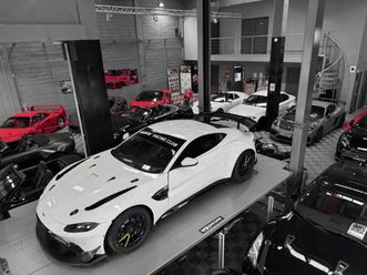 aston martin vantage amr gt4 17a