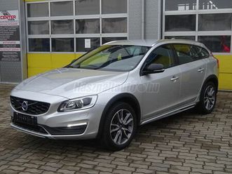 volvo v60 cross country 2.0d (d3) summum-teljes extra-szervizkönyv-sérülésmentes-újszerű!
