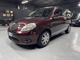 lancia ypsilon 1.2 argento neopatentati