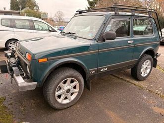 lada niva 1,7 i only 61 kw 4x4, winde, ahk...