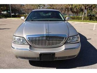 ?1 owner private sale lincoln town car ultimate fantastic dependable