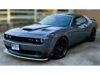 dodge challenger hellcat widebody