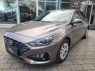 hyundai i30 1.5 mpi slo-1last.-tov garancija-samo 16000km