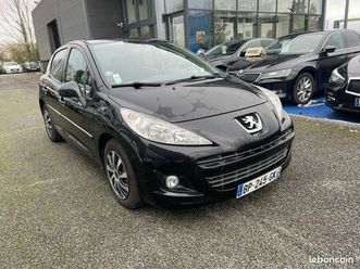 peugeot 207 trendy 1.4 essence 95 ch 5 portes