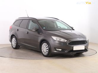 ford focus kombi trend business 1.5 tdci navigácia, tempomat, park. senzory za 5 500 €