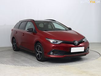 toyota auris 1.6 valvematic, čr,1.maj, serv.kniha za 13 200 €