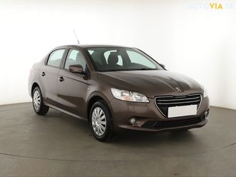peugeot 301 1.2 vti za 4 100 €
