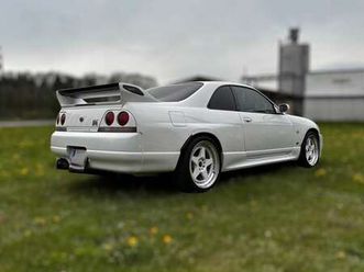 nissan skyline r33 gtr