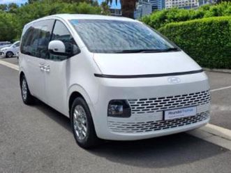 2.2d executive 9-seater