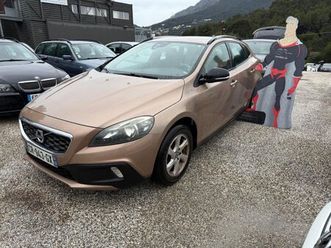 volvo v40 cross country d2 115ch start&stop xenium