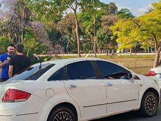 fiat linea essen.sublime dual.1.8 flex 16v 4p 2013