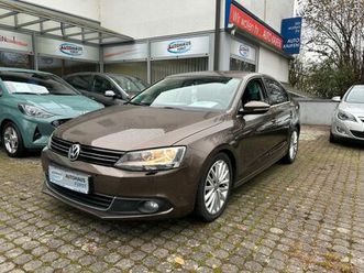 volkswagen jetta 1.4 highline*voll leder*carplay*17