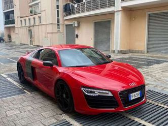 r8 coupe 4.2 v8 fsi quattro s-tronic