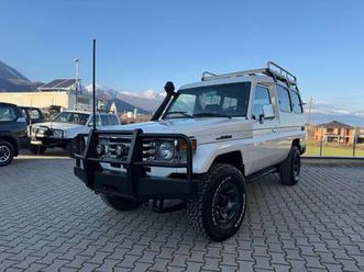 toyota land cruiser hzj75