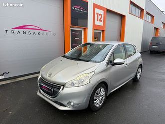 peugeot 208 1.6 e-hdi 92ch bvm5 allure / distribution - entretien - 4 pneus recent