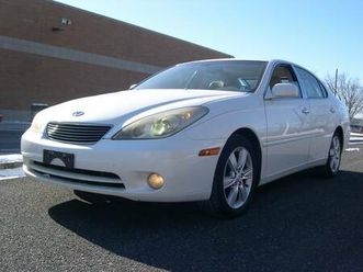 2005 lexus es330 4 door sedan w/navigation & pearl white