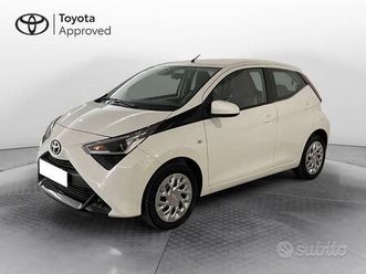 toyota aygo 5p 1.0 x-play 72cv