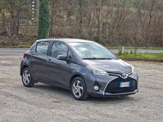 toyota yaris 1.5 hybrid 5 porte active 2015-e6b au