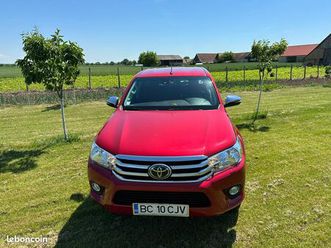 toyota hylux légende 4portes 5 places cg camionnette