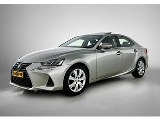 lexus is - 300h hybrid business line pro | quad-led verlichting | keyless entry | stoelverwarming |