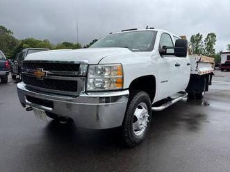 2012 chevy silverado 3500hd crew cab flatbed – work-ready!