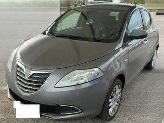 ypsilon 1.2 8v gold 69cv