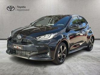 toyota yaris 1.5h 130 lounge