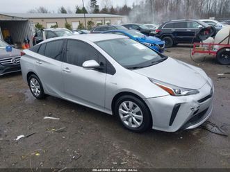 toyota prius 1.8l le