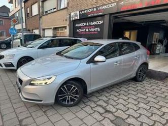 ② volvo v40 t2 essence 2000cc annee 2019 navi led — volvo — 2ememain