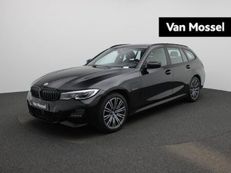 bmw 3-serie touring 330e m sport edition | panoramadak | leder | parkeersensoren | apple carplay | android auto | stoelverwarming | digital cockpit | memory | c