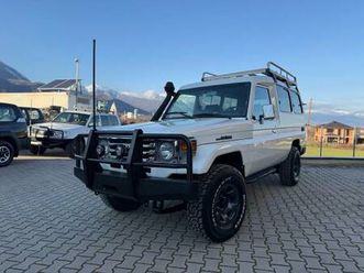 toyota land cruiser hzj75