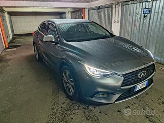 infiniti q30 1.5 dct