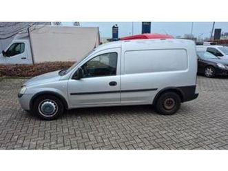 ② opel combo 1.4i essence cargo léger 2009 167 000 km — camionnettes & utilitaires — 2ememain