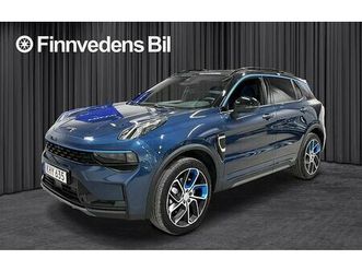 lynk & co 01 phev v-hjul infinity pano