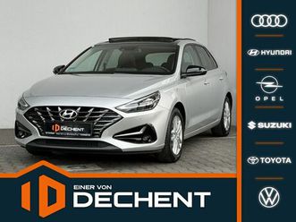 hyundai i30 intro edition 110ps panorama/led/kamera!