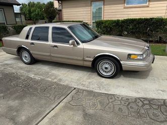 1997 lincoln town car signature