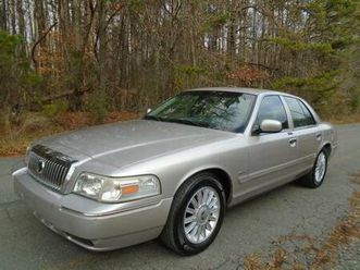 2010 mercury grand marquis ls ultimate ed, low miles, clean carfax