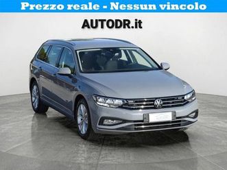 volkswagen passat variant 2.0 tdi evo dsg business fari led, navi, ambient