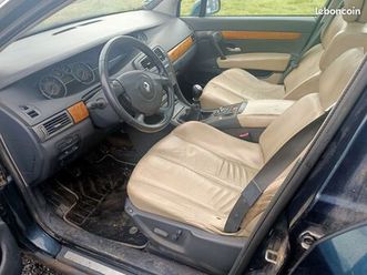 vend velsatis moteur tourne impeccable, mais recommandé pour récupérer des pièces,je roule tous les jours avec