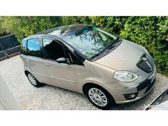 lancia musa( boîte auto, faible kilométrage)