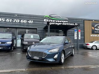 ford focus 100 ch trend business carplay